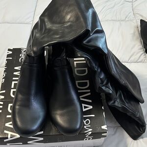 WOMEN'S LEATHER OVER THE KNEE FLAT BOOTS SIZE 5 1/2